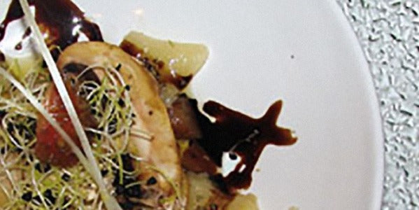 Carpaccio de Kumato® con champiñones y provolone con chupito de ajo blanco La Caja Saludable