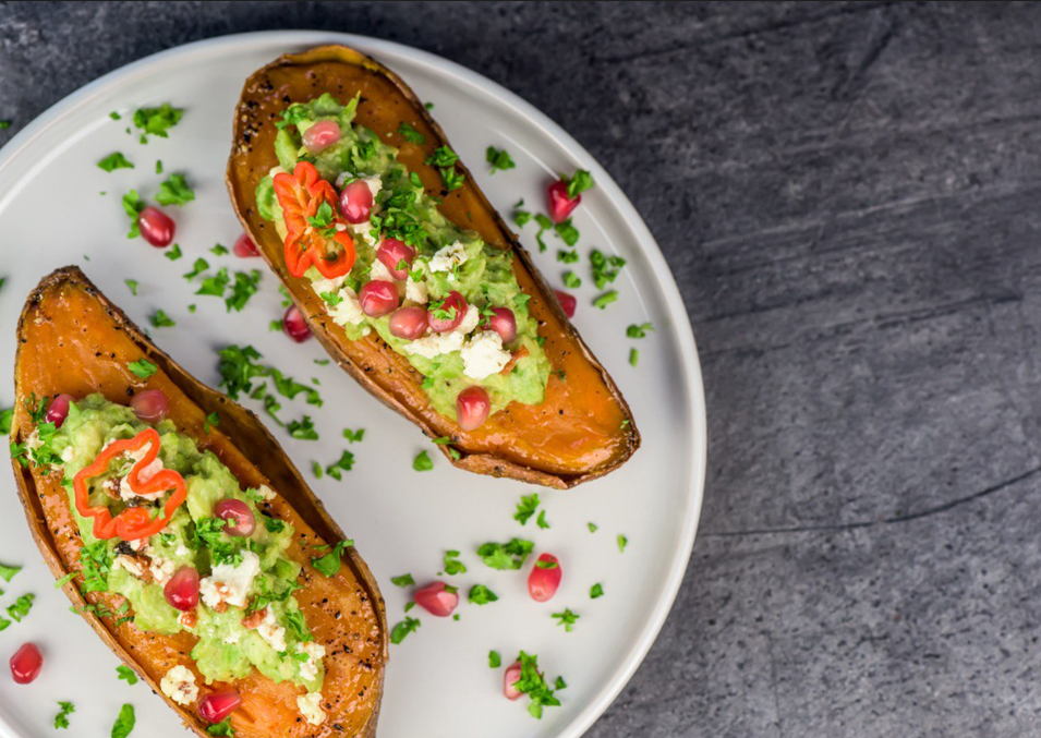 Boniato relleno de guacamole y queso crema La Caja Saludable