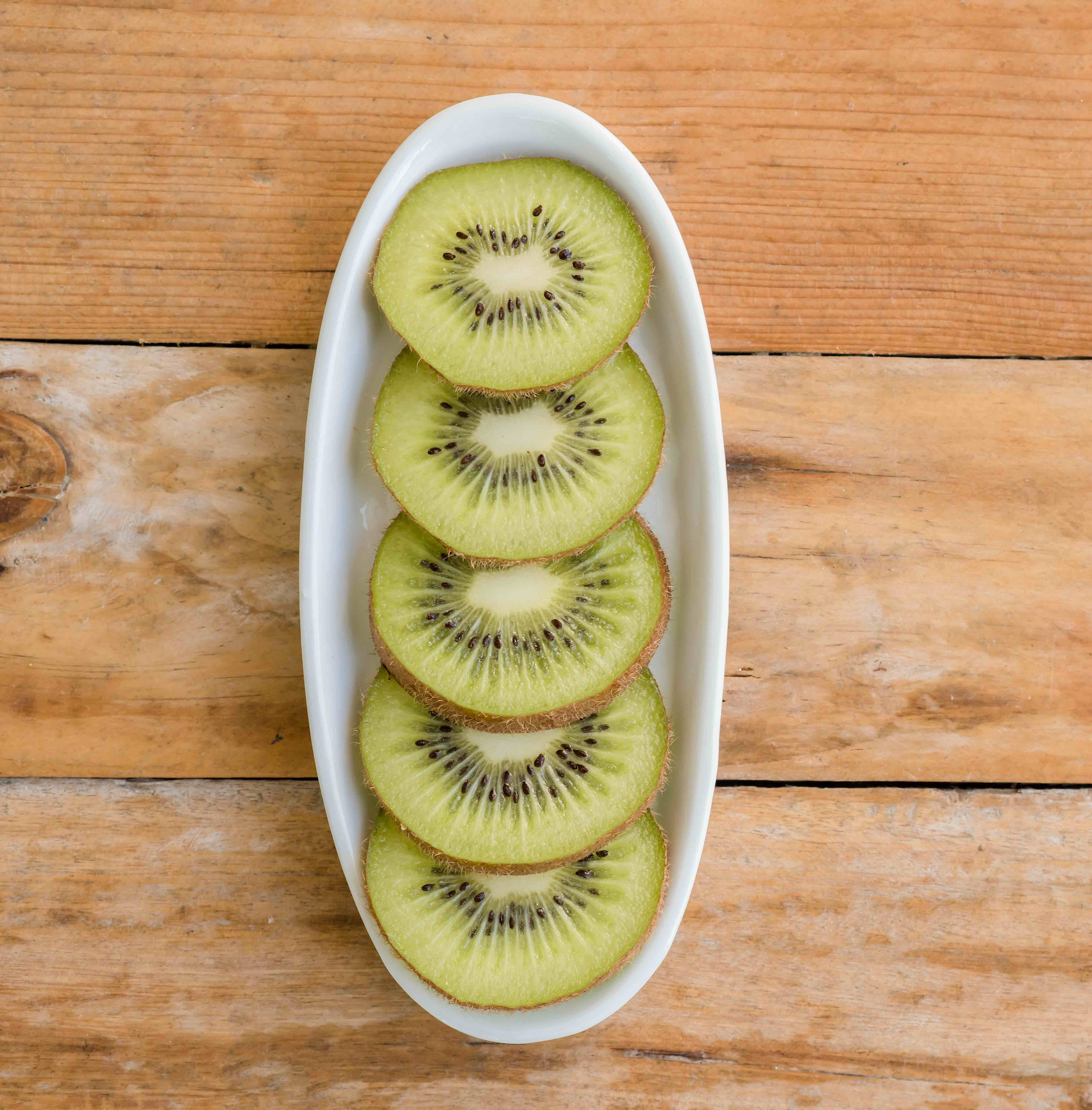 Mini brochetas tropicales de kiwi