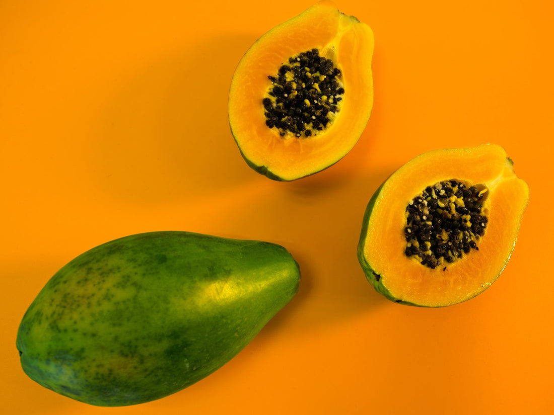 Ensalada fresca de papaya, lechuga y lima