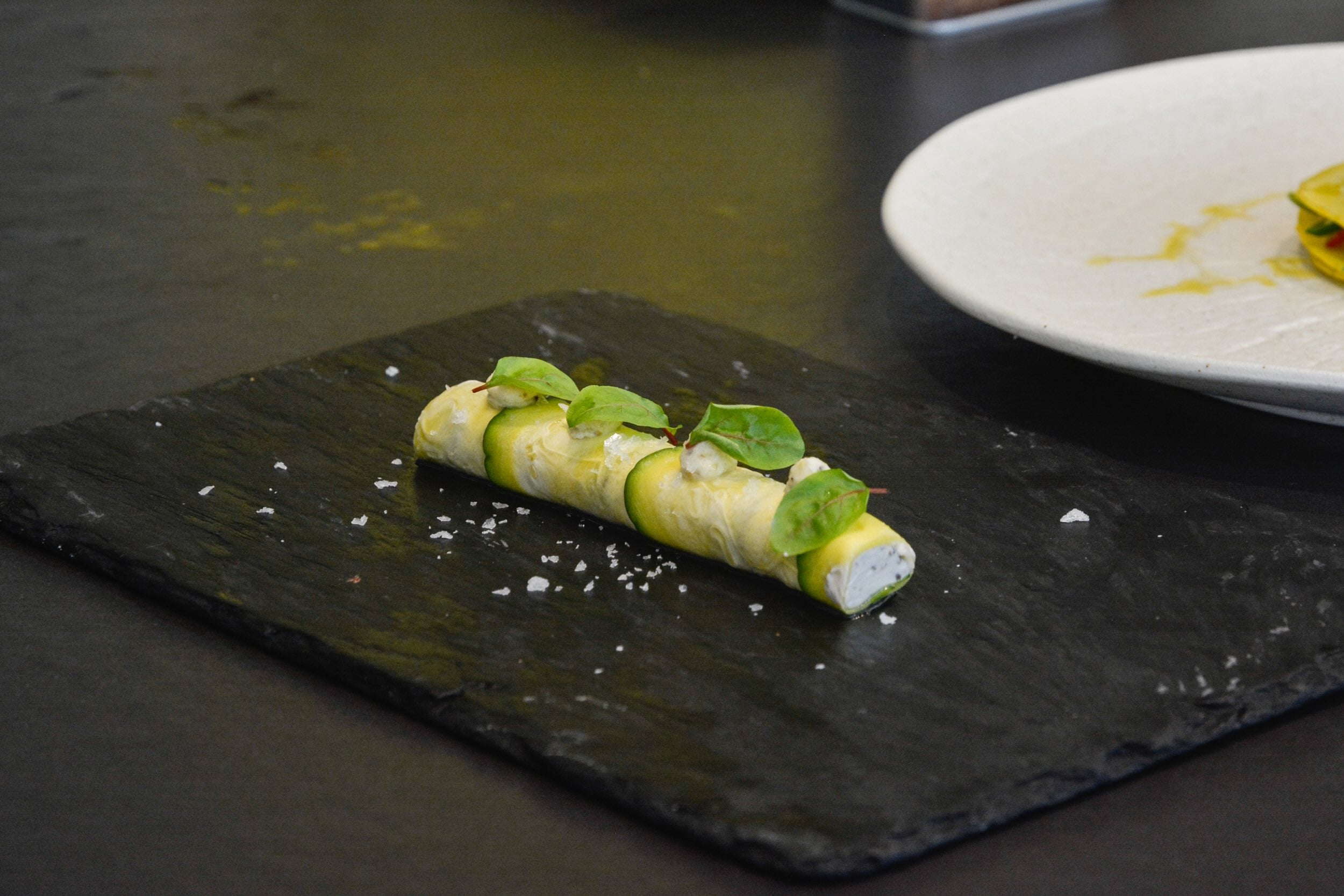 Canelón de Zucchiolo con queso y tartufo